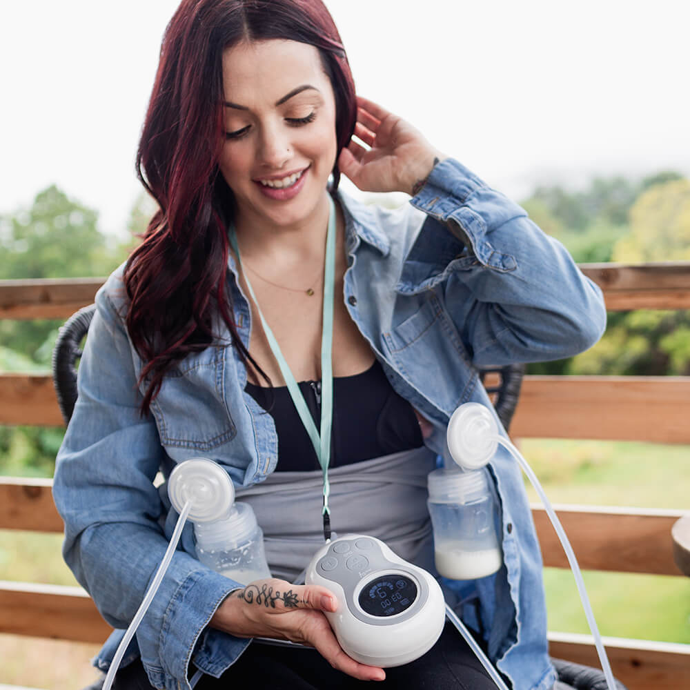 hands-free_pumping_bra_lifestyle4.jpg