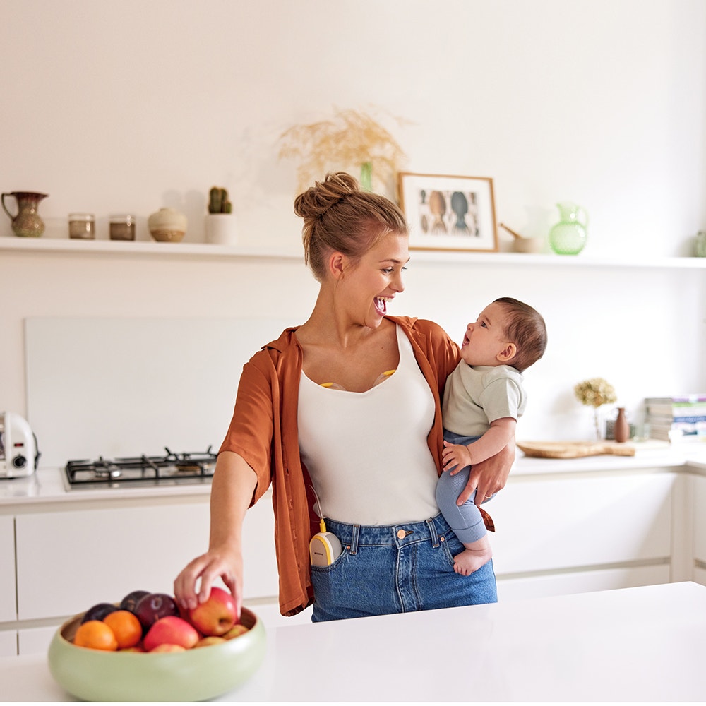 medela_collection_cups_lifestyle3.jpg